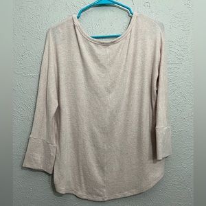 Medium 3/4” length sleeve light pink market & spruce top